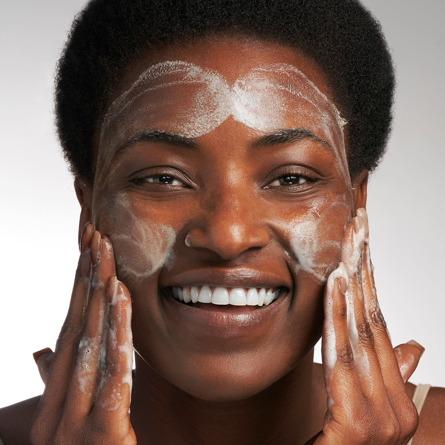 Neostrata Enlighten Ultra Brightening Cleanser, Κρεμώδες Καθαριστικό Προσώπου Λάμψης με Απολεπιστική Δράση 100ml