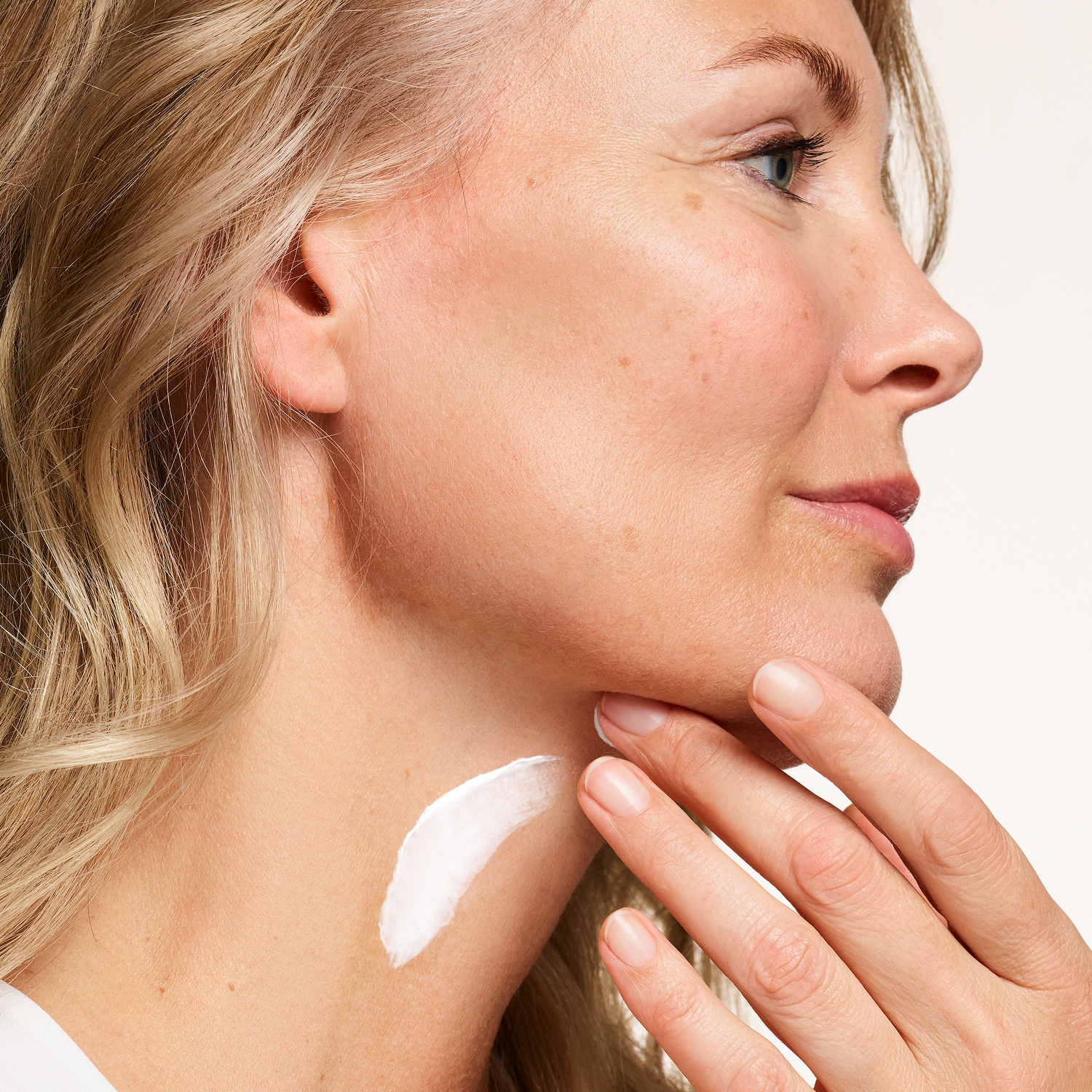 Neostrata Skin Active Triple Firming Neck Cream, Κρέμα Εντατικής Σύσφιξης & Αναζωογόνησης για Λαιμό & Ντεκολτέ 80g