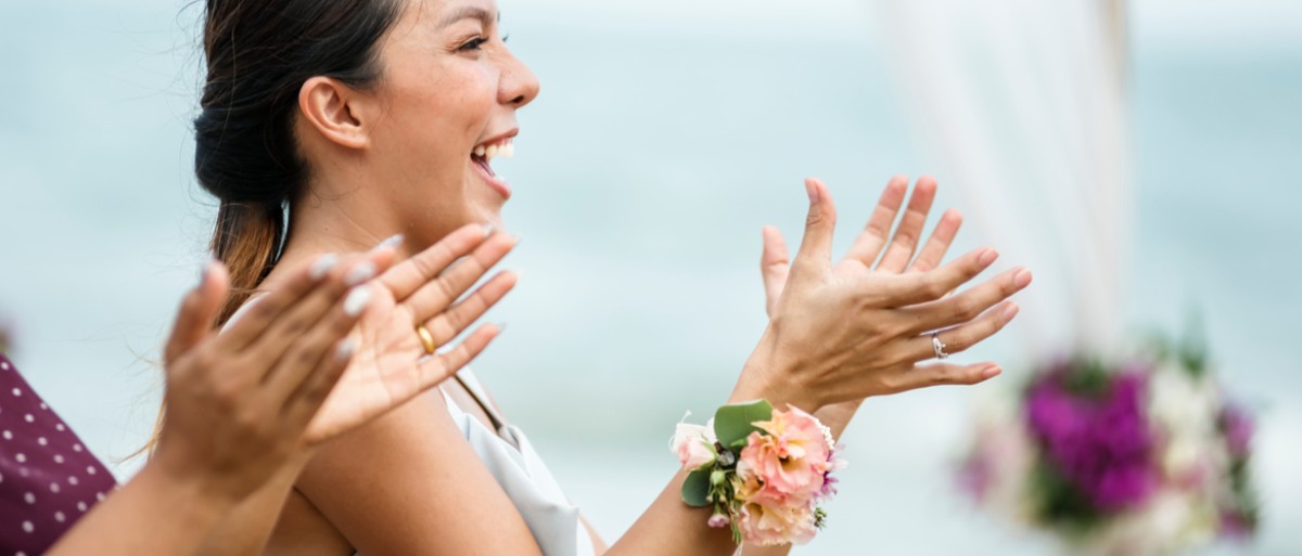 Καλεσμένη σε γάμο σε νησί: Όλα όσα πρέπει να πάρεις μαζί σουphoto