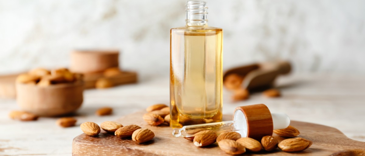 Almond oil: Benefits and risksphoto