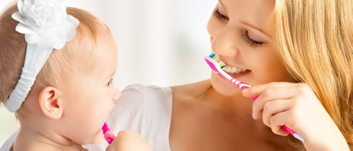 Wann beginnt die Zahnpflege und clevere Tipps, um sie richtig zu machen! Foto