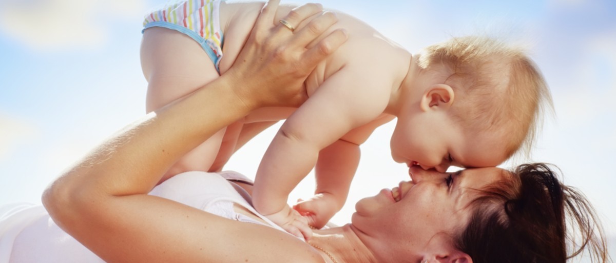 4 basic rules to follow on the beach with babyphoto