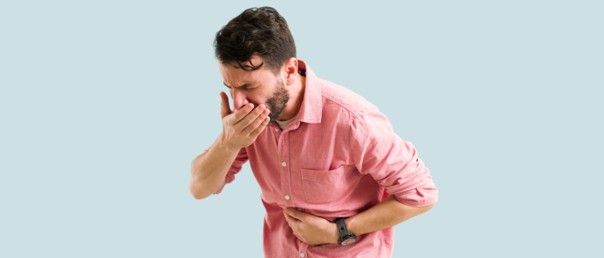 Magenschmerzen hoch im Zentrum: Ursachen und sofortiges Behandlungsfoto