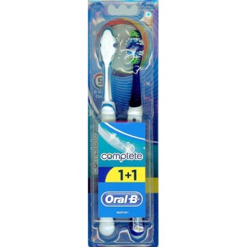 Oral-B Complete Clean 5 Way 40 Medium Οδοντόβουρτσα, 2 τμχ Oral-B Complete Clean 5 Way 40 Medium Οδοντόβουρτσα, 2 τμχ