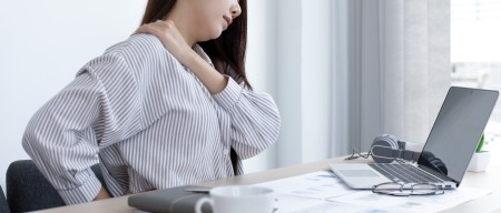 Ψύξη στην Πλάτη: Αιτίες, Συμπτώματα και Άμεση Αντιμετώπιση photo